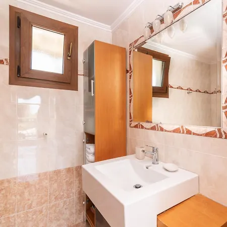 Apartman Paradosiako *