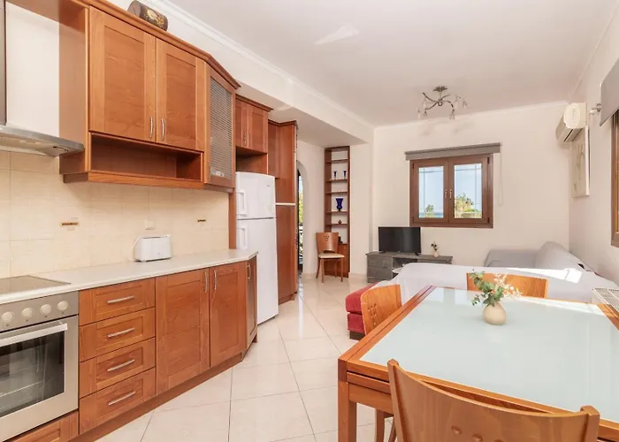 Paradosiako Apartman *