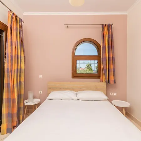 Apartment Paradosiako